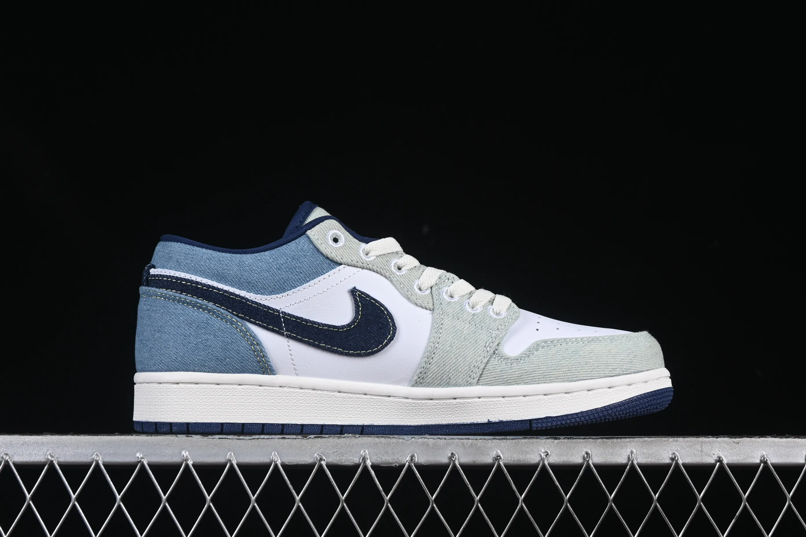 All categories Air Jordan Jordan series basketball shoes Air Jordan 1 Low Air Jordan 1 Low "Canadian Tuxedo" AJ1 Joe 1 cowboy trend low-top basketball shoes IH0648-141